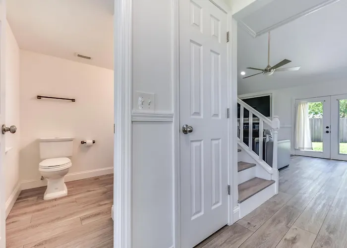 Modern Jacksonville Home - Close To River!